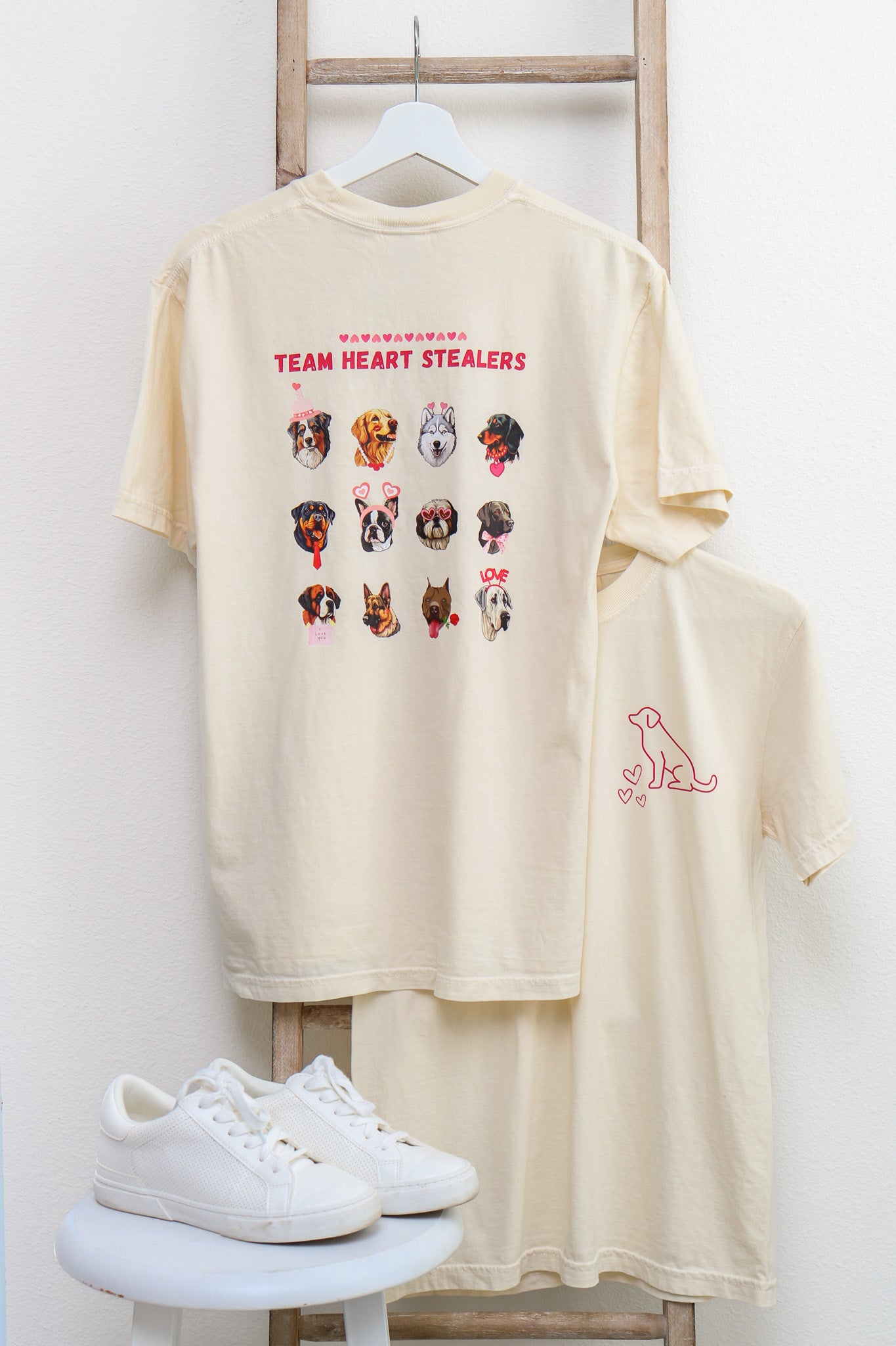 Dog Team Heart Stealers Short Sleeve Graphic Tee (ivory)