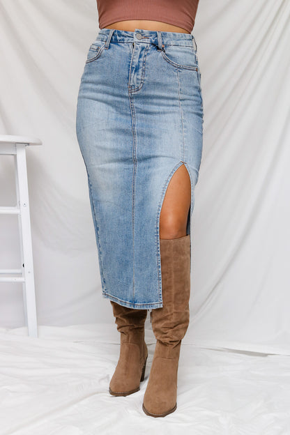 Heading That Way Denim Skirt (light wash)