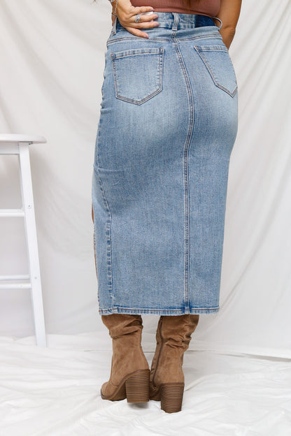 Heading That Way Denim Skirt (light wash)