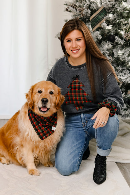 Plaid Christmas Tree Pullover (heathered black)