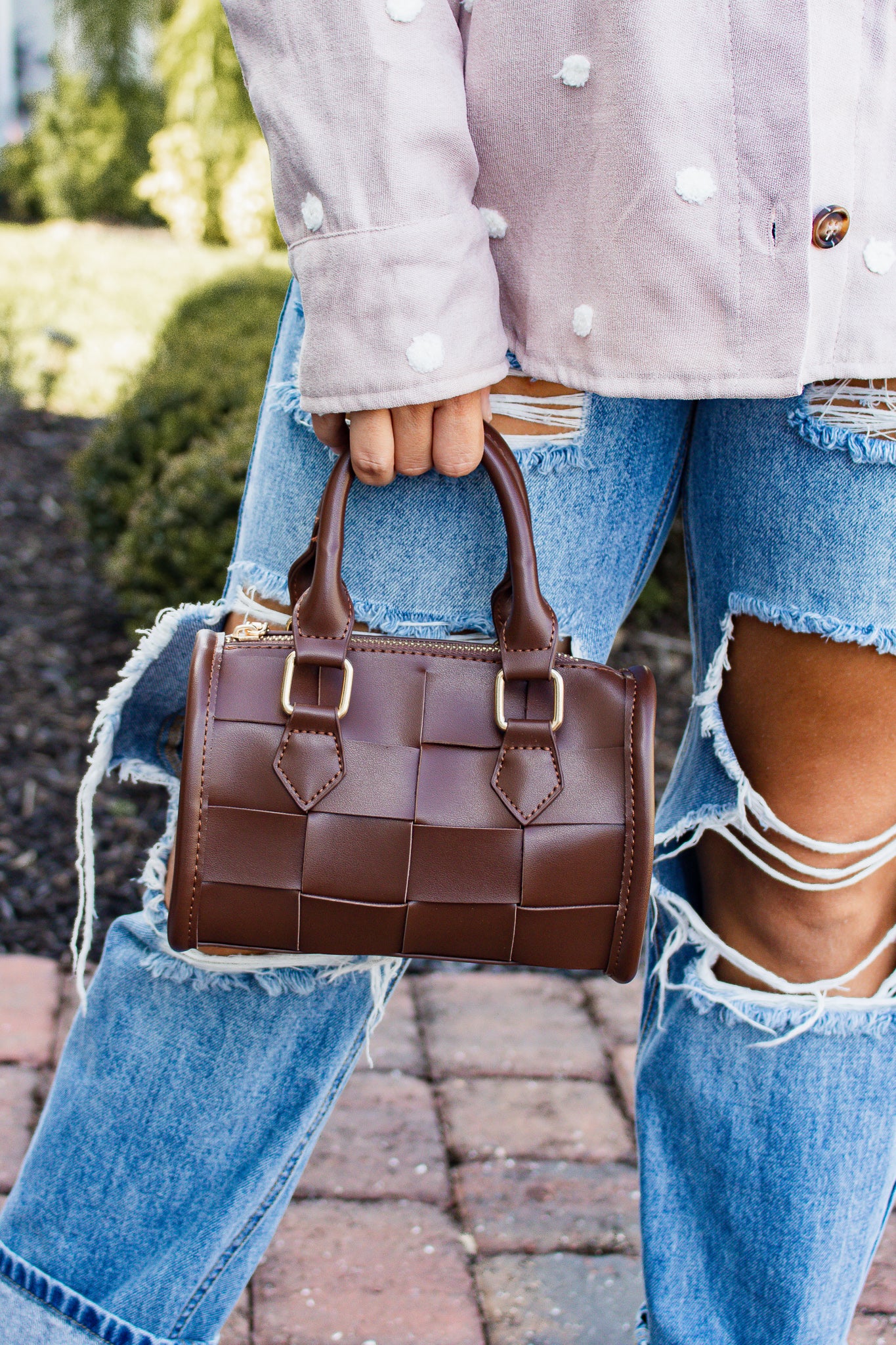 Headed Out Woven Purse (brown)