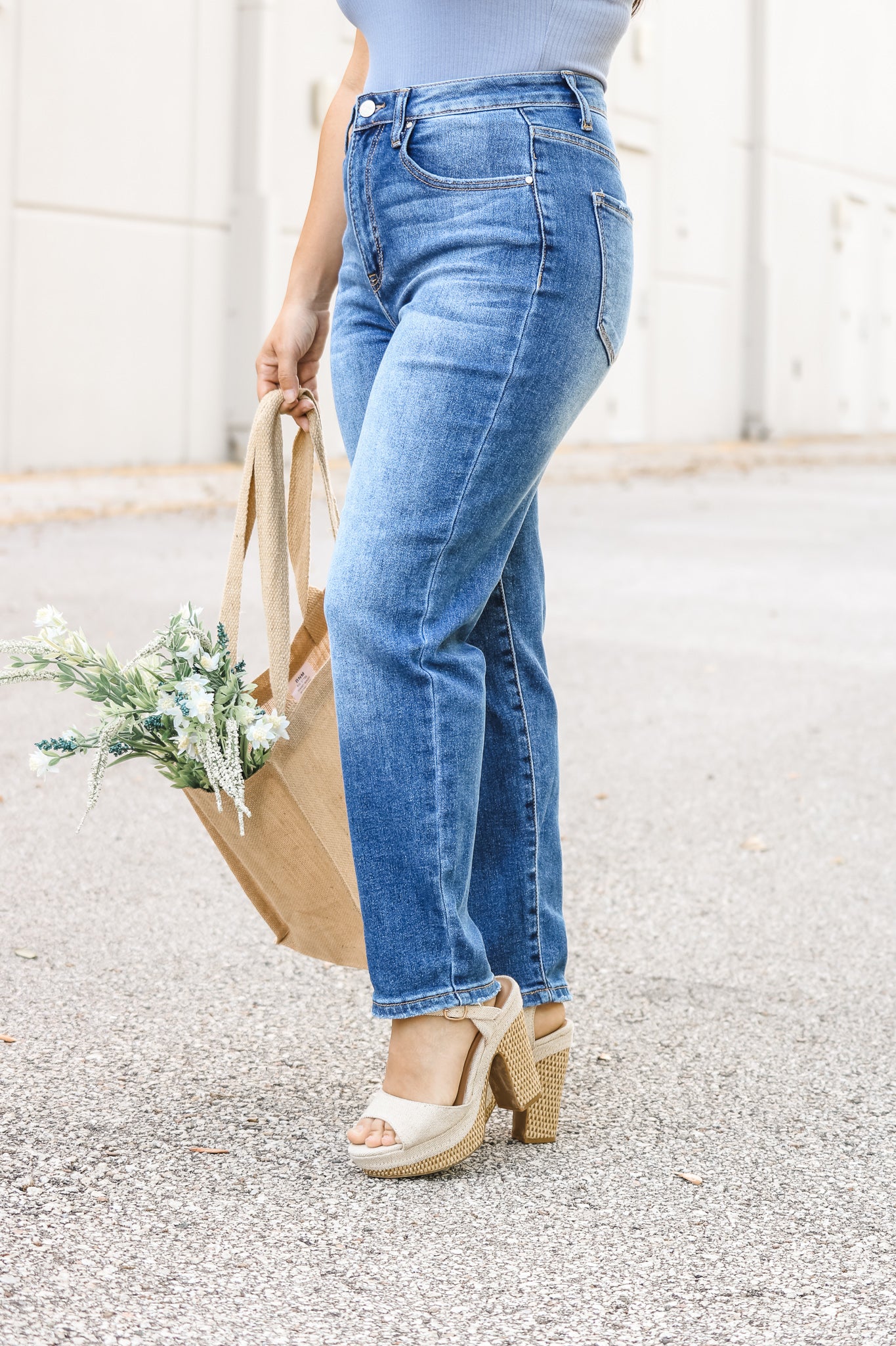 Amber High Rise Mom Jeans (dark wash)